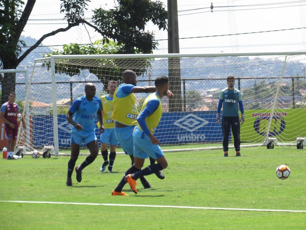 Fotos do treino do Cruzeiro nesta segunda-feira (02/04)