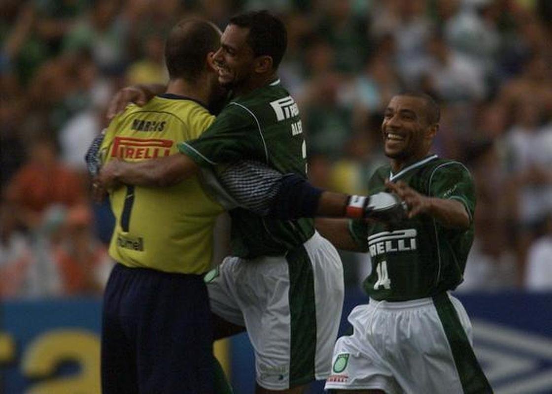 Marcos encerra carreira aps 20 temporadas defendendo o Palmeiras