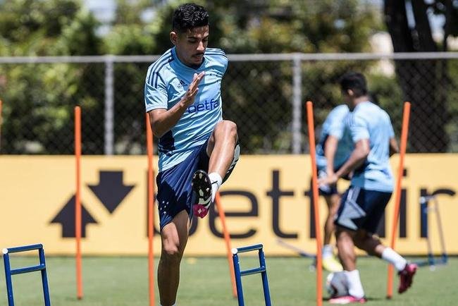 Imagens do treino do Cruzeiro desta segunda-feira (20), na Toca da Raposa II, em Belo Horizonte