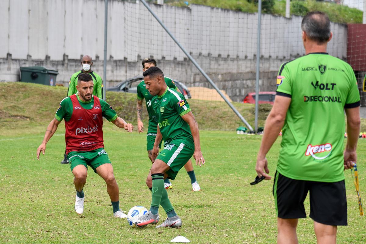 Jogadores do Coelho se preparam para enfrentar o Inter no Beira-Rio