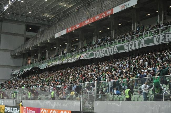 Fotos da torcida do Amrica na vitria por 3 a 1 sobre o Grmio, no Independncia, pela 32 rodada do Brasileiro