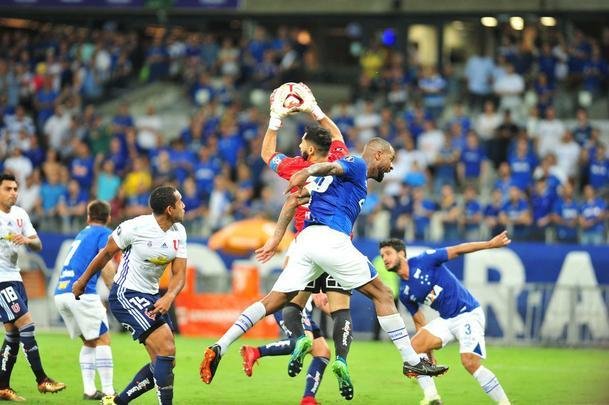 Cruzeiro vence La U por 7 a 0, assume segundo lugar do grupo na Libertadores e segue vivo na disputa
