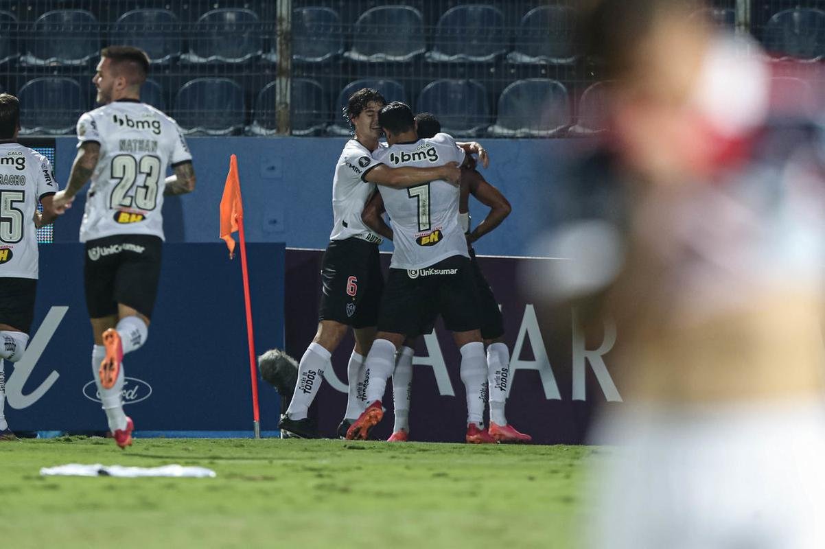 Atltico venceu o Cerro Porteo, em Assuno, com um gol de Keno, nos acrscimos do segundo tempo