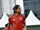 Sem vencer na Srie A, So Paulo aposta nos argentinos contra o Corinthians