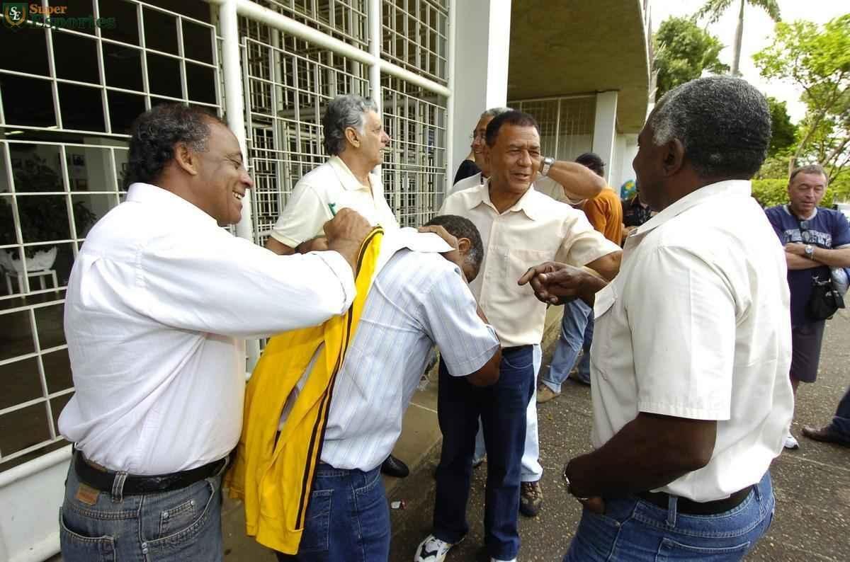 Em 2006, no aniversário de 40 anos do título da Taça Brasil de 1966, reportagem do Estado de Minas e do Superesportes reuniu no Mineirão alguns dos craques do Cruzeiro: Zé Carlos, William, Procópio, Neco, Natal, Dirceu Lopes, Evaldo e Tostão.