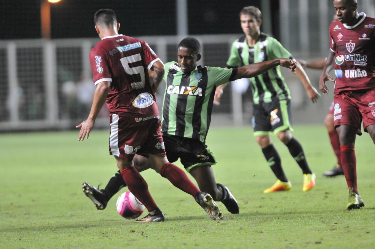 Amrica e Patrocinense se enfrentaram, no Independncia, pela primeira rodada do Campeonato Mineiro