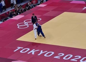 Judoca sofreu lesão no ligamento patelar do joelho esquerdo e não integrará a equipe mista do Brasil nas lutas deste sábado em Tóquio