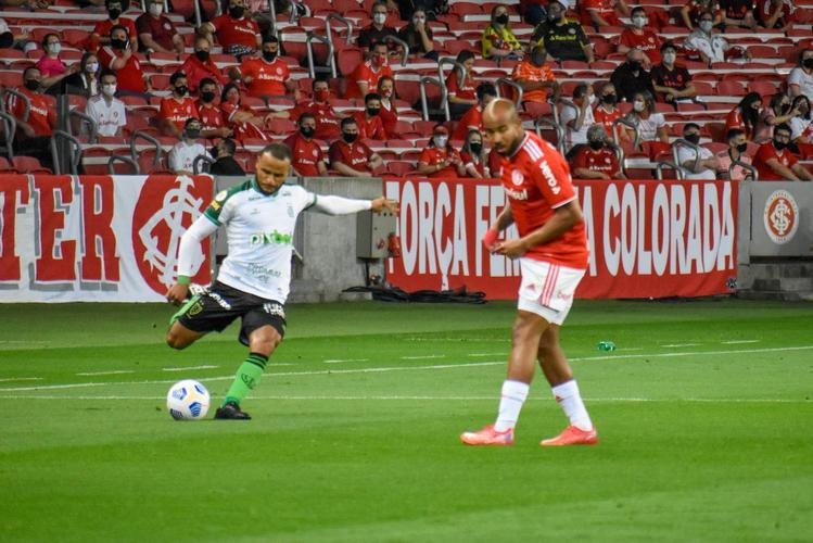 América foi batido pelo Internacional por 3 a 1, em Porto Alegre, pelo Brasileirão