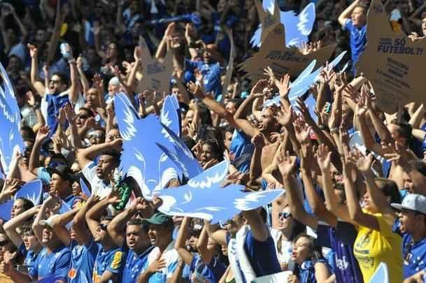 Torcida do Cruzeiro compareceu em bom nmero ao Mineiro para partida contra o Vitria pelo Brasileiro