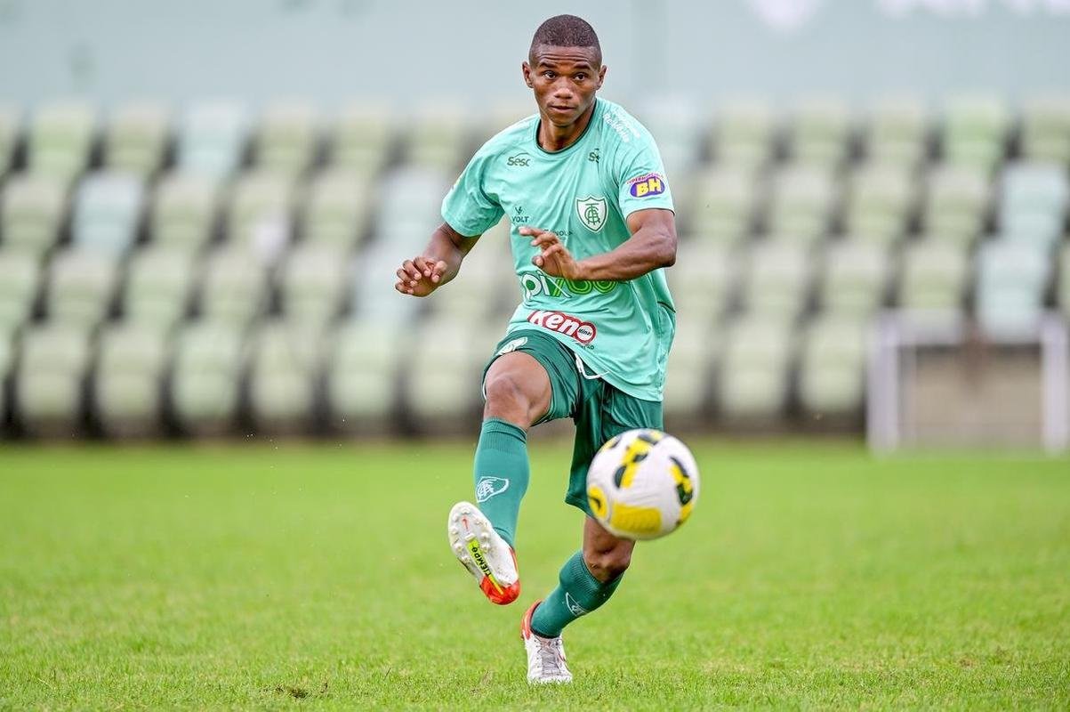 Amrica treina nesta segunda-feira (31/10), no CT Lanna Drumond, focado na partida contra o Internacional