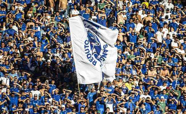 Cruzeiro supera 200 mil torcedores na Série B e é líder de público da competição