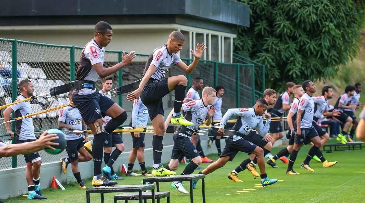 Tcnico Rogrio Micale comeou a montar time para encarar o Fluminense; Fred treinou entre os reservas