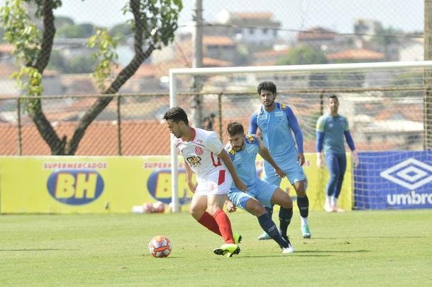 Com gols de Rafinha, David, Renato Kayzer e Murilo, Cruzeiro venceu Democrata-SL por 4 a 1 em jogo-treino nesta tera-feira, na Toca da Raposa 2 (fotos: Juarez Rodrigues/EM D.A Press)