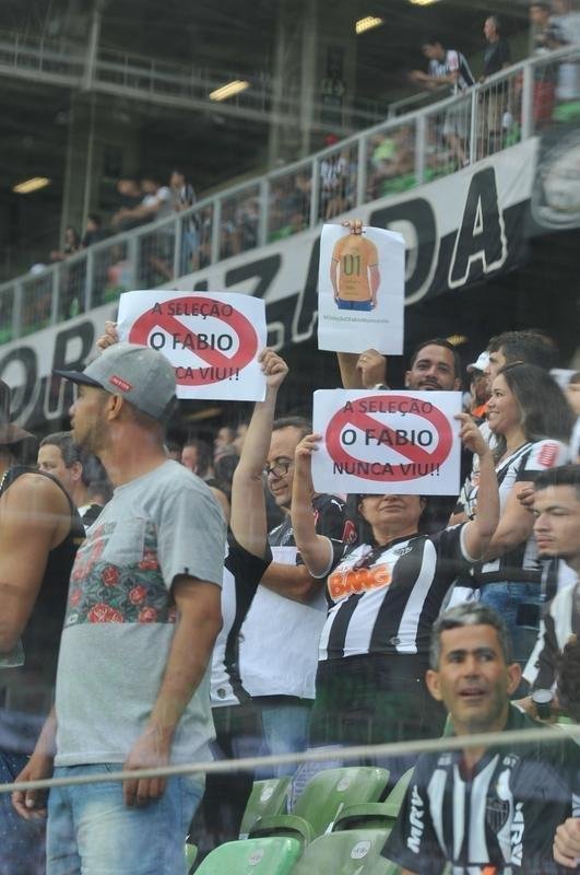 Imagens da torcida do Atltico no clssico contra o Cruzeiro, no Independncia, pelo Campeonato Brasileiro 