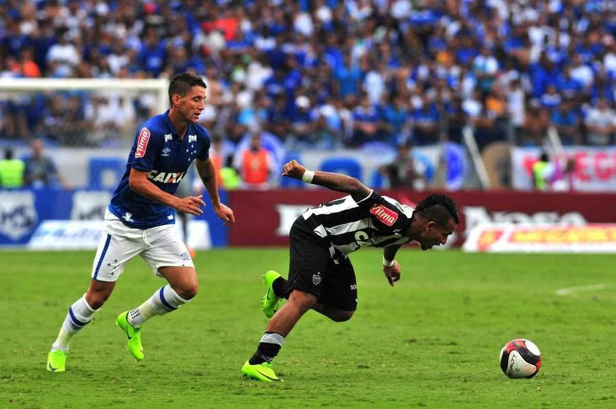 Cruzeiro confirmou vitria no segundo tempo com gol de Arrascaeta; Elias ainda diminuiu para o Galo