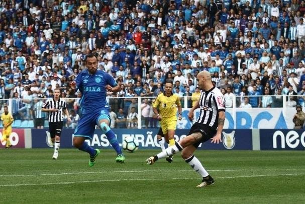 Imagens do empate entre Avaí e Atlético, na Ressacada