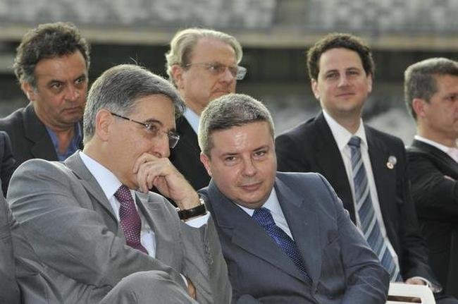 Com presen�a de personalidades, Mineir�o reabre portas