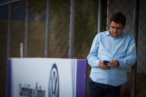 10/10/2019 - seis dias depois da saída de Nonato, outro grande pivô da crise celeste também deixou o Cruzeiro. Principal responsável pela maioria das decisões do clube desde a eleição do presidente Wagner Pires de Sá, em 2017, Itair Machado entrou em acordo para deixar o cargo de vice-presidente de futebol. Seus atos na Raposa também são investigados pela Polícia Civil e Ministério Público.