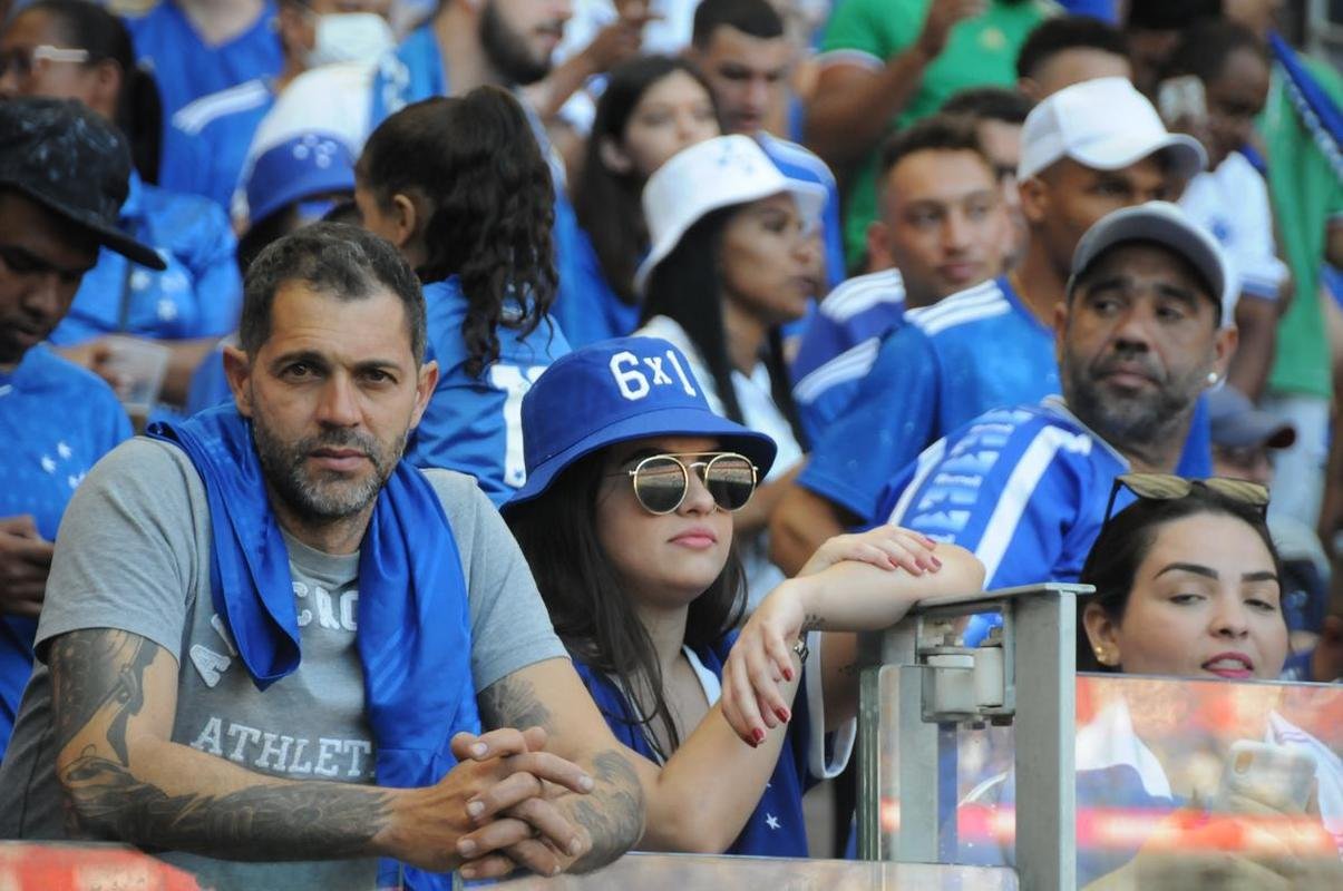 Fotos da torcida do Cruzeiro, no Mineiro, na partida contra a Ponte Preta pela 13 rodada da Srie B do Campeonato Brasileiro. Mineiro recebeu grande pblico mais uma vez