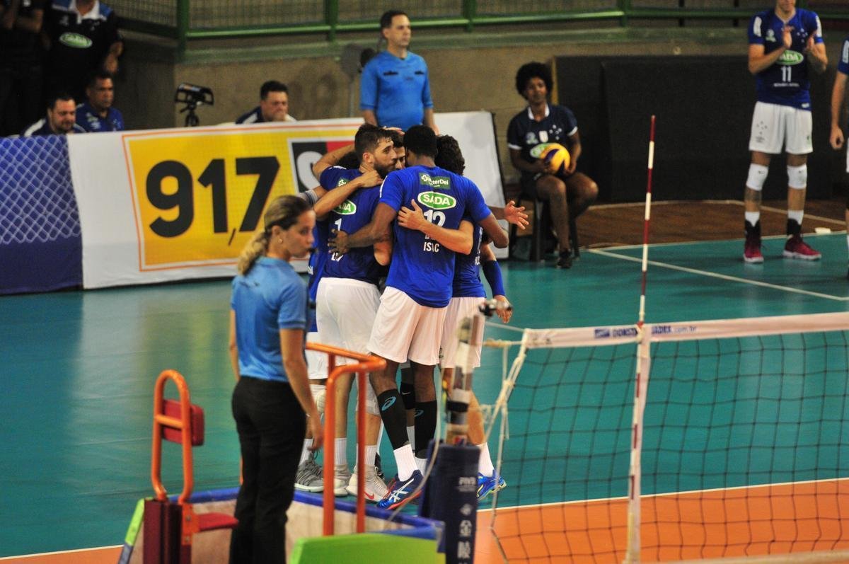 Final no Ginsio do Riacho foi marcada por muito equilbrio, mas prevaleceu maior qualidade do Cruzeiro