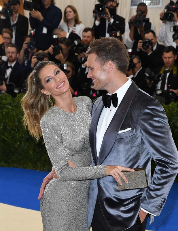 Foto da supermodelo Gisele Bndchen e de Tom Brady, jogador de futebol americano do Tampa Bay Buccaneers