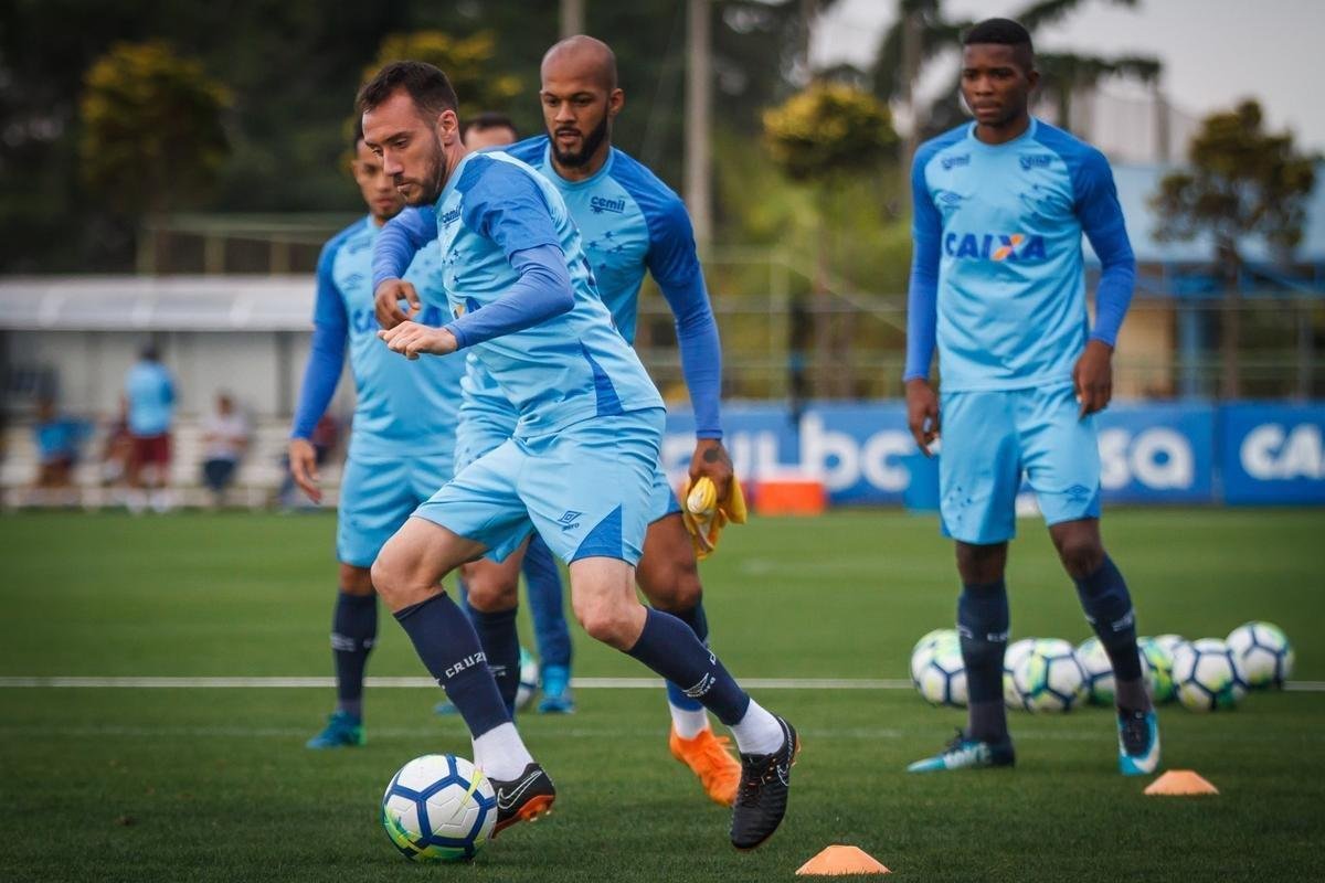 Fotos do treino do Cruzeiro desta sexta-feira, na Toca da Raposa II (Vinnicius Silva/Cruzeiro E.C)