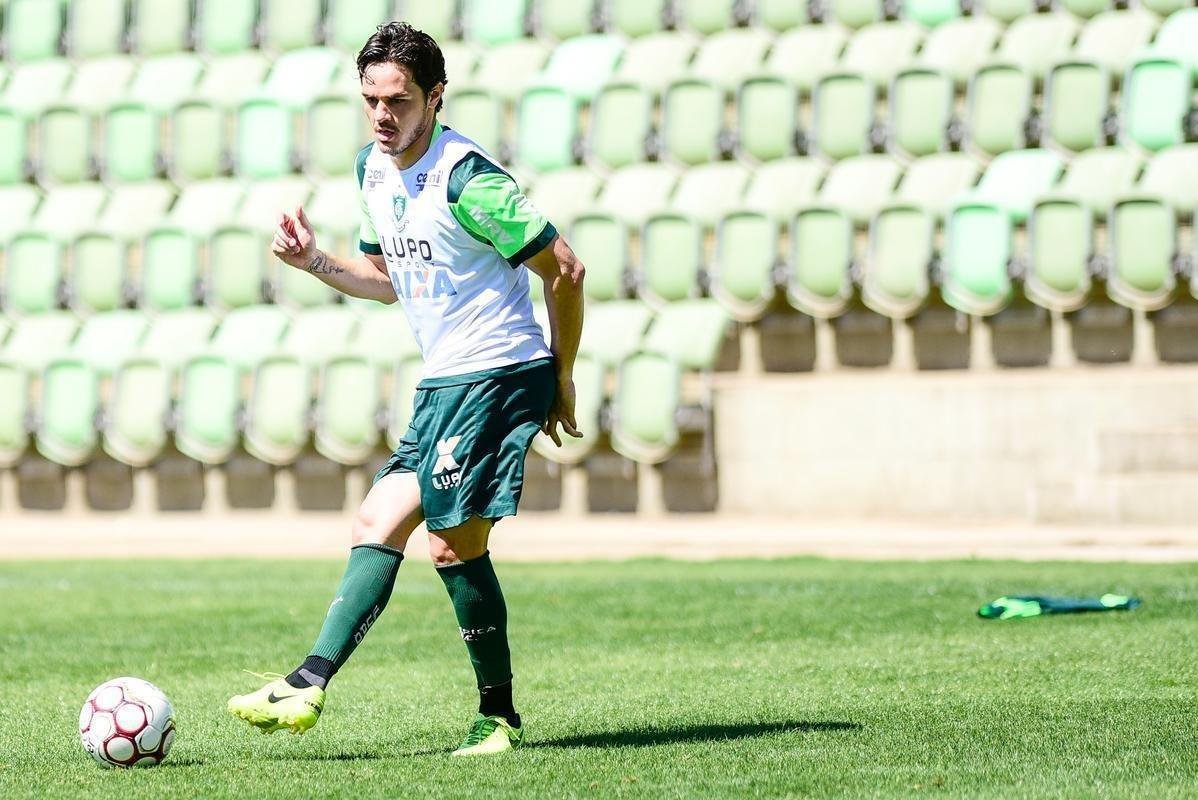 Lima (zagueiro) - contratado em 2017, fez seis partidas no ano. Tem ligao com o Coelho at maio de 2018.