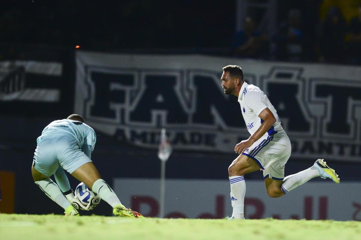 Bragantino x Cruzeiro: fotos do amistoso no estdio Nabi Abi Chedid, em Bragana Paulista, no interior de So Paulo