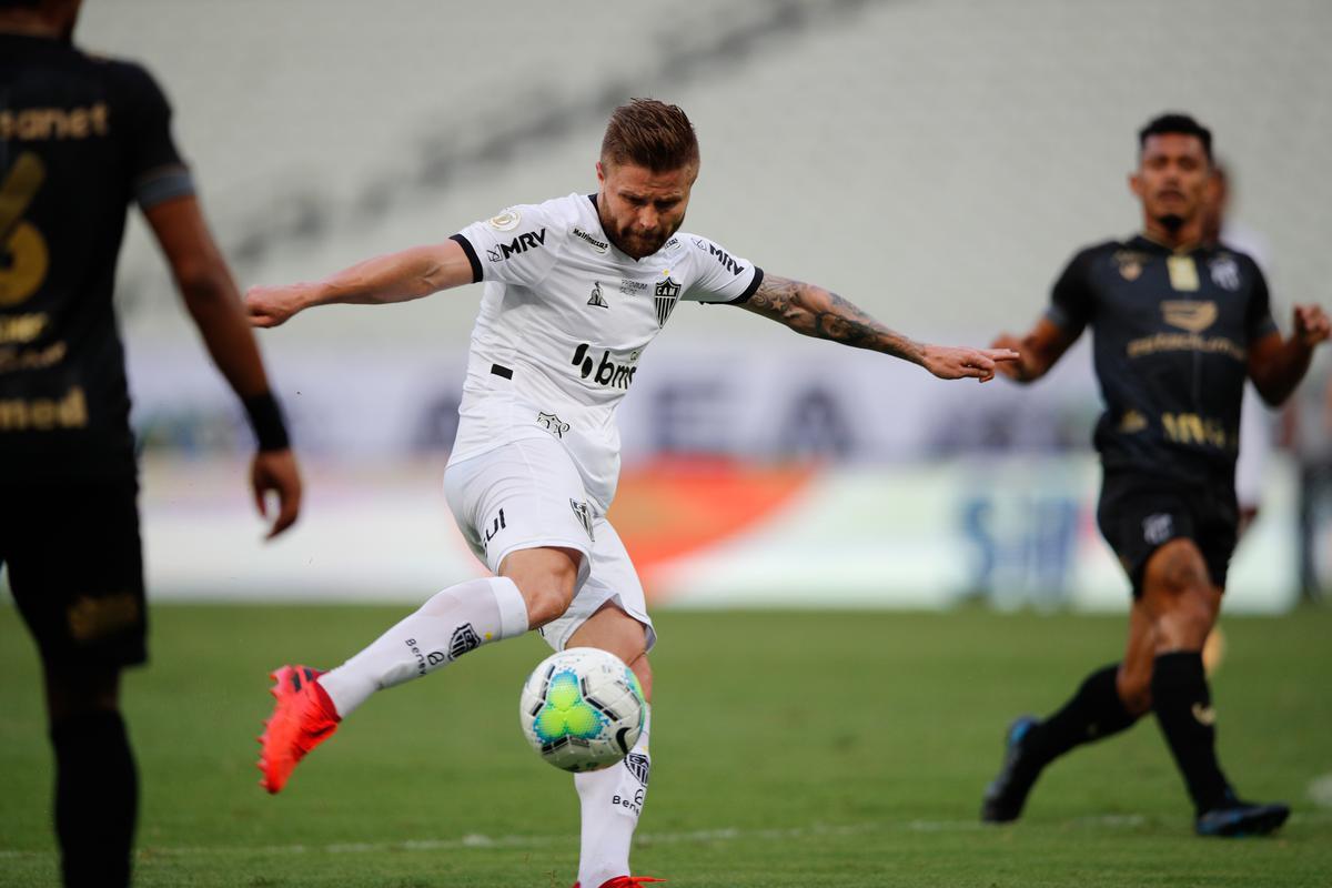 Fotos do jogo entre Ceará e Atlético, que terminou empatado por 2 a 2