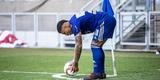 Cruzeiro estreou novo uniforme do centen�rio na vit�ria por 1 a 0 sobre o Athletic, no Mineir�o, pelo Mineiro. Vers�o � completamente azul, fugindo � tradi��o do clube de ter o cal��o e os mei�es brancos.