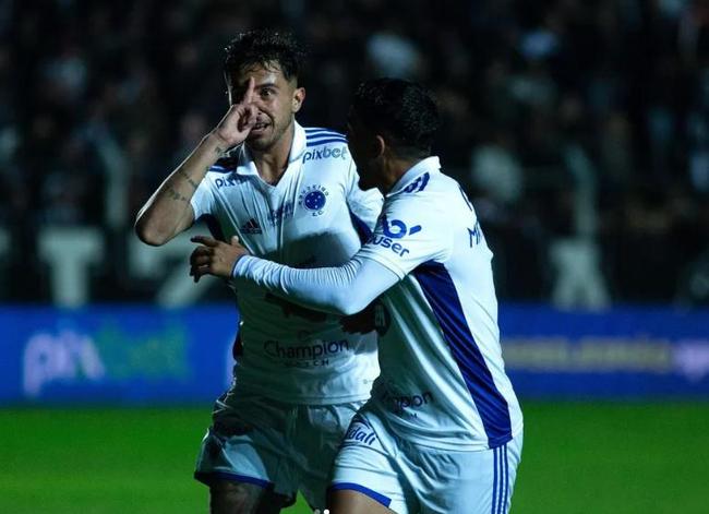 Cruzeiro venceu o Operário por 2 a 1, no Paraná