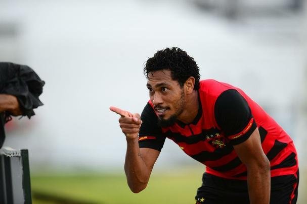 Contra o Central, também pelo Estadual, mais um gol do Brocador. E teve recado para a televisão