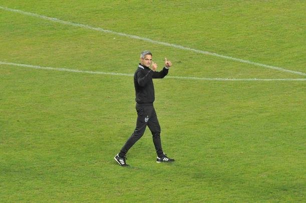 Depois de vitria do Atltico por 1 a 0 no tempo normal, Victor pegou trs pnaltis do Unin La Calera e levou o time alvinegro s oitavas de final da Sul-Americana