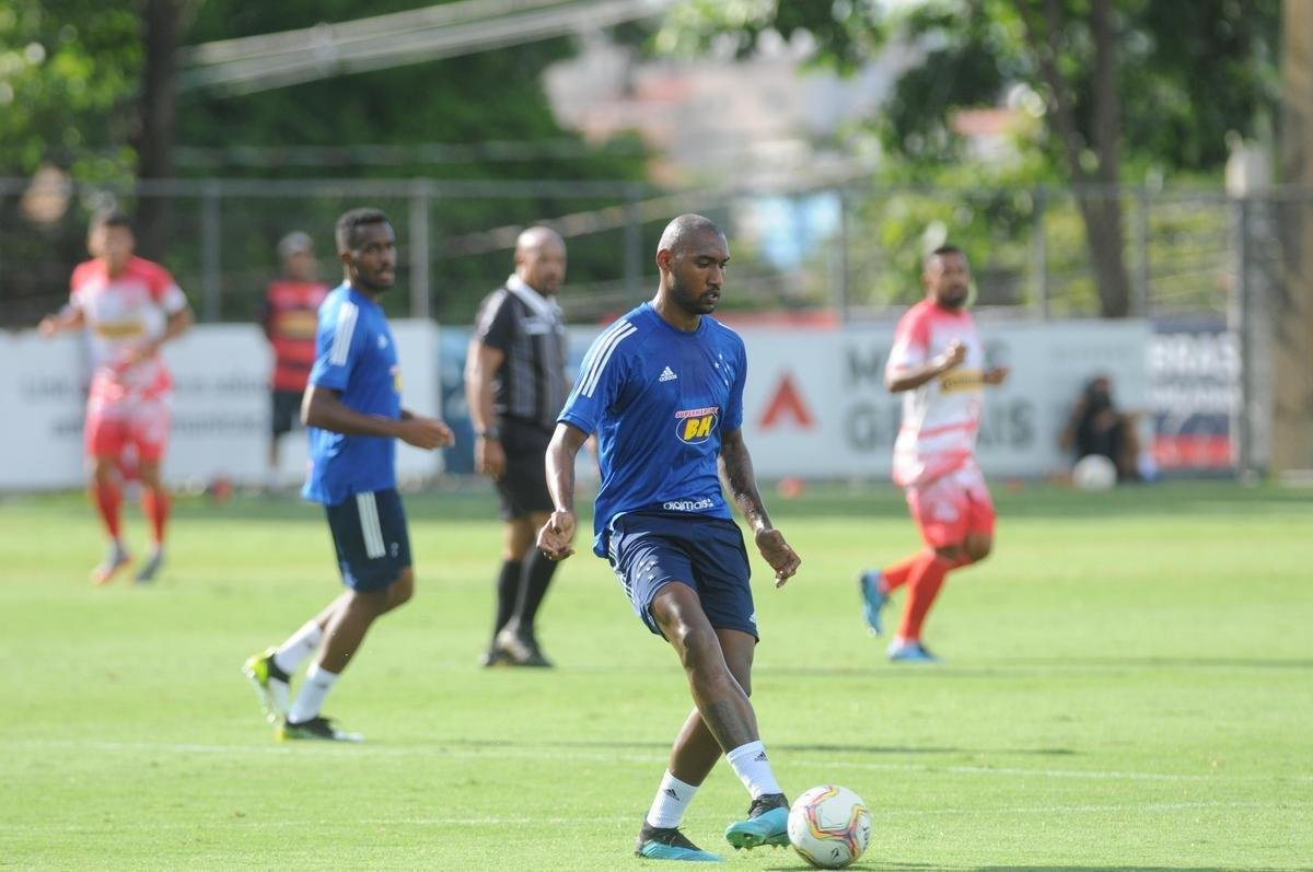 Cruzeiro venceu Democrata de Sete Lagoas por 5 a 1, nesta tera-feira, na Toca da Raposa II