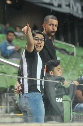 Torcidas de Atltico e San Lorenzo, no Independncia