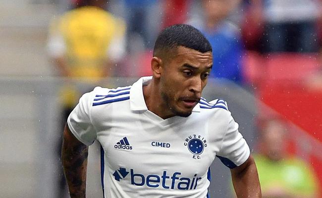 Novo lateral-direito do Cruzeiro, William voltou a disputar uma partida oficial neste sbado (4/2), aps quase dois anos parado