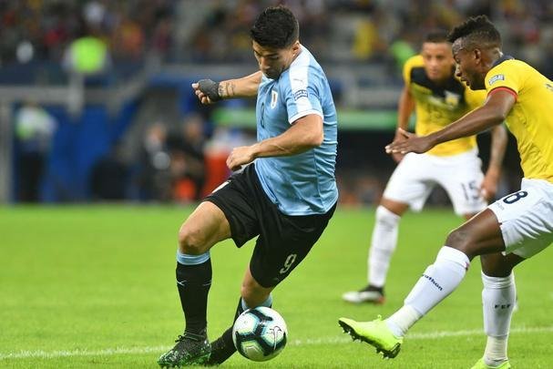 Fotos de Uruguai x Equador, no Mineiro
