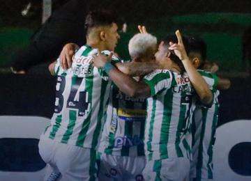 O resultado salvou o time de Caxias do Sul do rebaixamento e garantiu a queda do Grêmio à Série B. O alviverde ficou em 16º, com 46 pontos.
