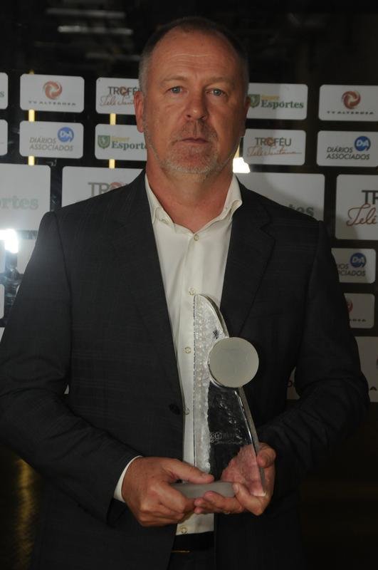 Trofu Tel Santana teve a 17 edio e premiou destaques do esporte mineiro em cerimnia no Mineiro