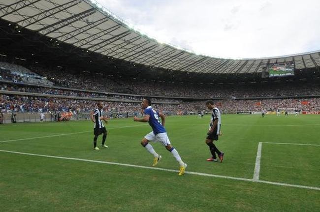 Fotos exclusivas do clssico entre Cruzeiro e Atltico na reabertura oficial do Mineiro