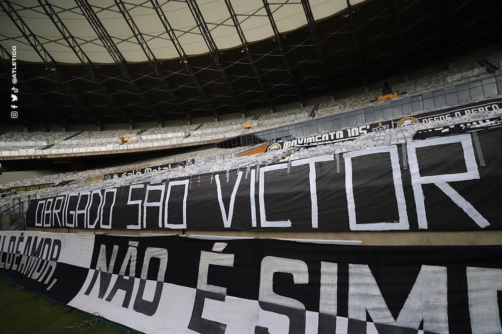 Goleiro foi homenageado na despedida dos gramados