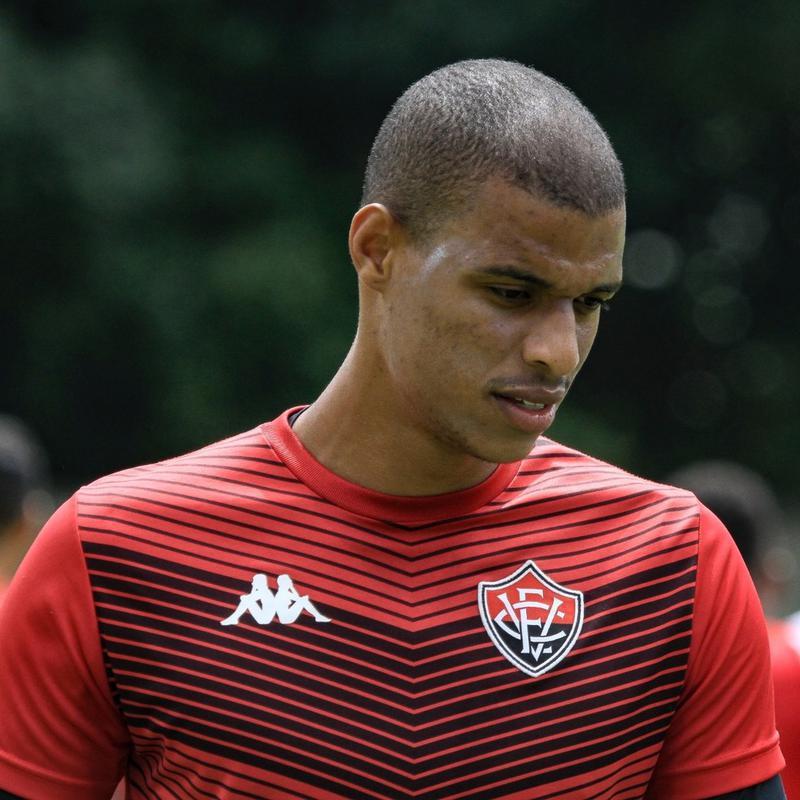 Lucas Cândido - O volante revelado pelo Atlético ficou fora dos planos de Jorge Sampaoli e rescindiu com o Atlético no início de junho. Pouco depois, assinou com o Vitória. No clube baiano, são 11 jogos nesta temporada.