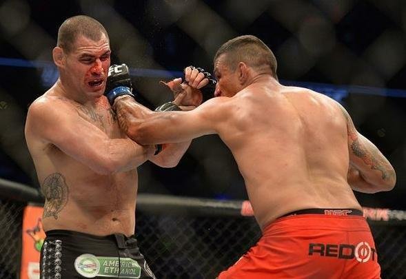 Fotos da vitória arrasadora de Fabrício Werdum sobre Cain Velasquez