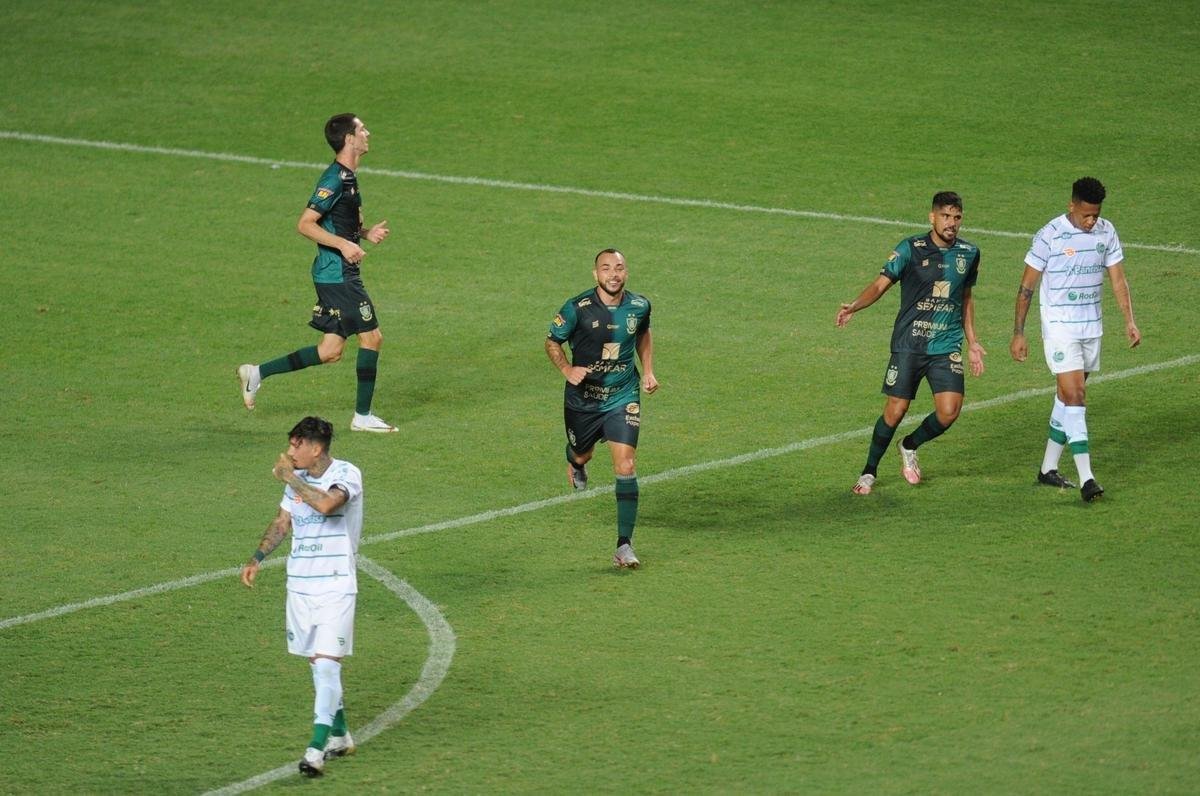 Fotos do jogo entre Amrica e Juventude, no Independncia, pela Srie B