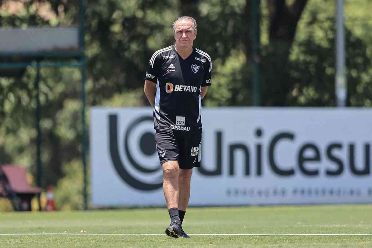 Cuca - Treinador no teve o contrato renovado aps a temporada 2022 e deixou o comando da equipe.