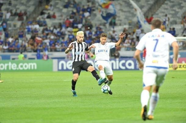 Imagens da torcida e da partida entre Cruzeiro e Santos, no Mineiro