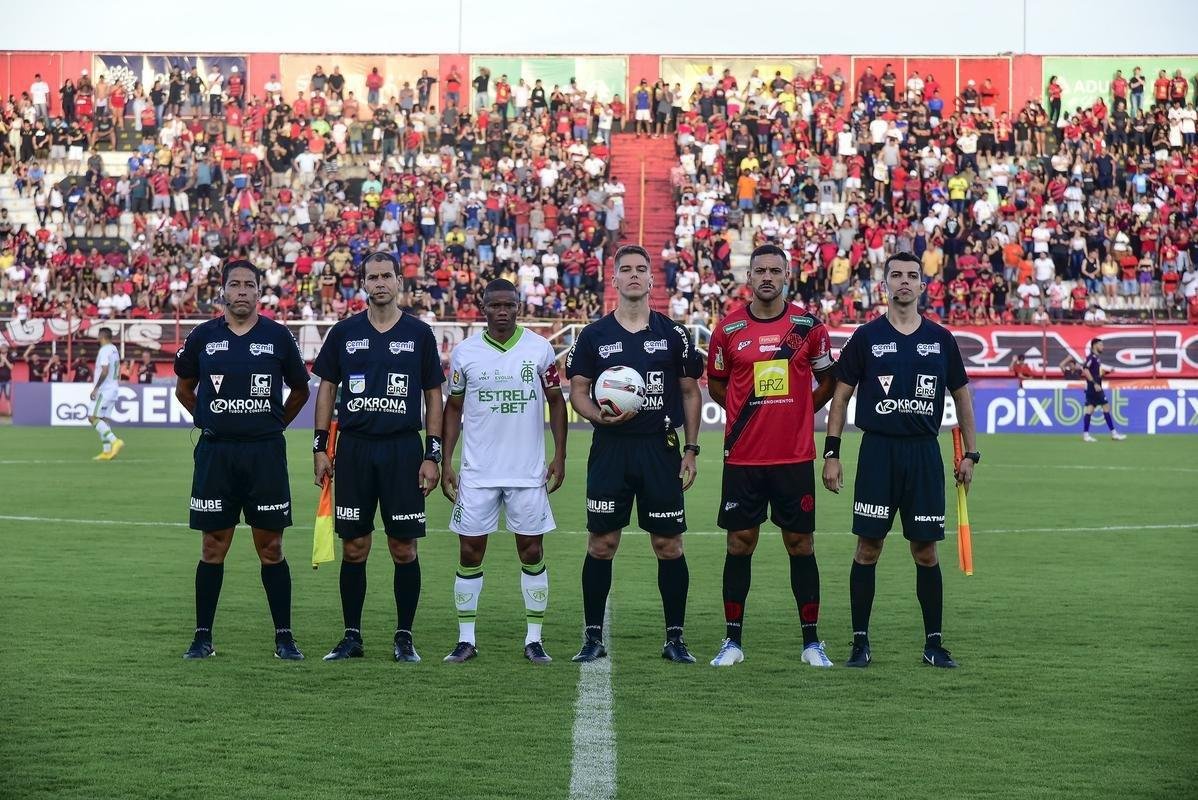 Fotos do jogo entre Pouso Alegre e Amrica