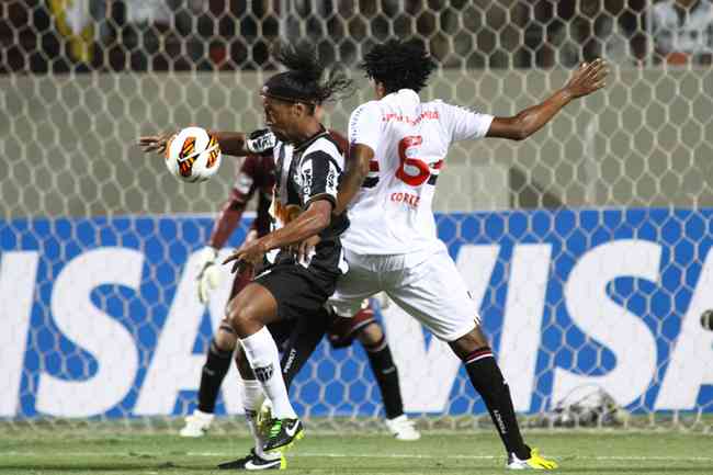 Ronaldinho durante Atltico 2 x 1 So Paulo, em 2013