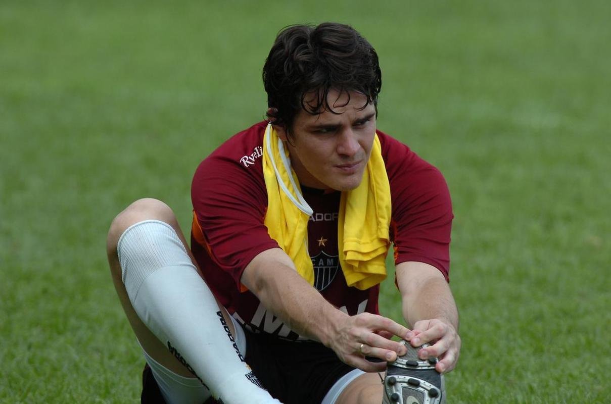 Lima - Vendido ao Btis, da Espanha, em 2007, por cerca de 2,8 milhes de euros (cerca de R$ 7,3 milhes). Clube ficou com 50% do valor