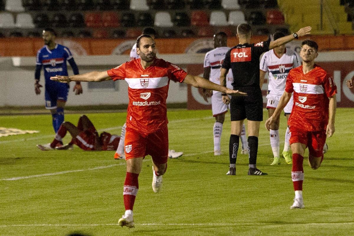 #1 - Lo Gamalho (Coritiba, ex-CRB) - 6 gols